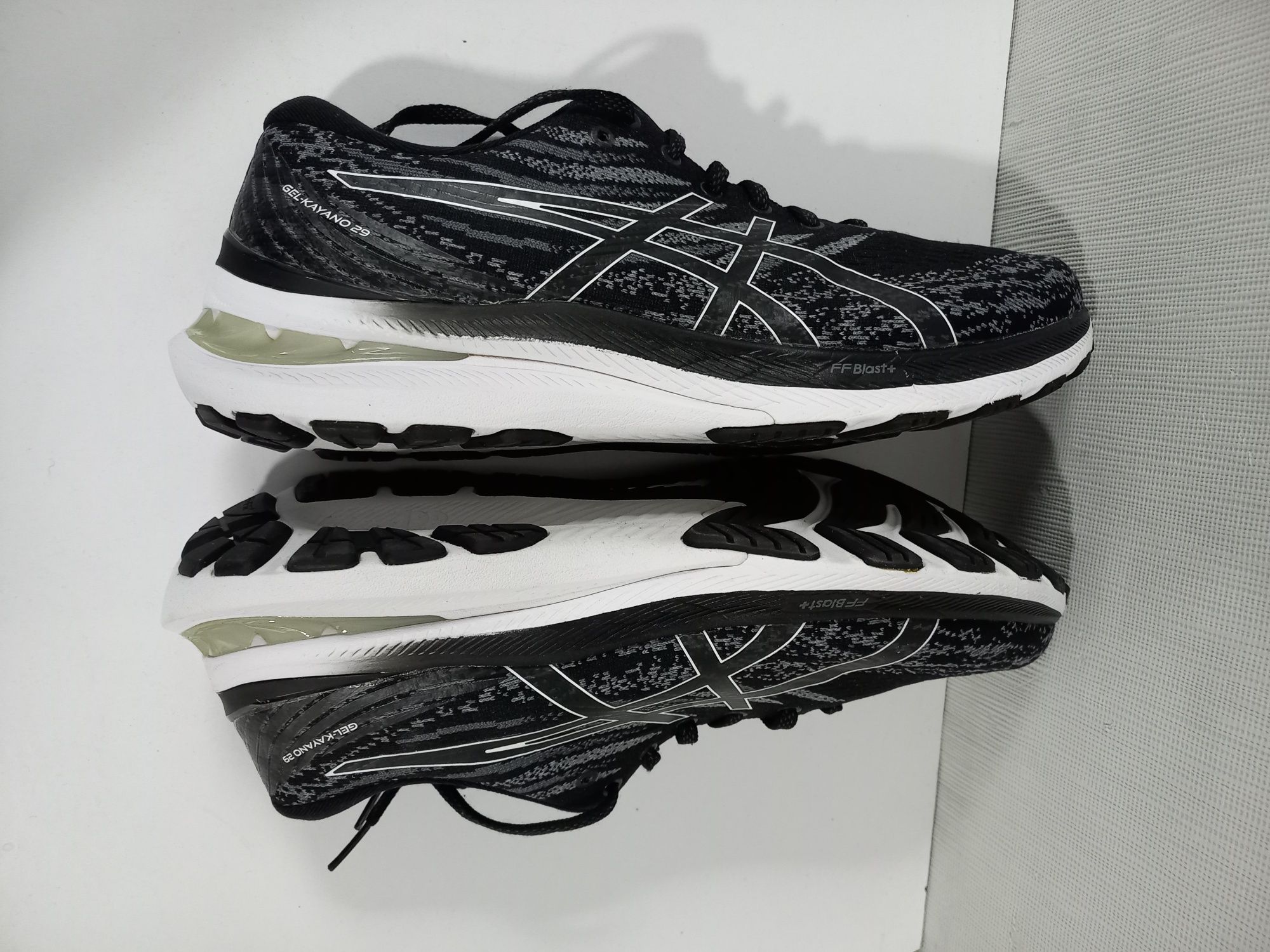 Чоловічі кросівки для бігу ASICS Gel-Kayano 29