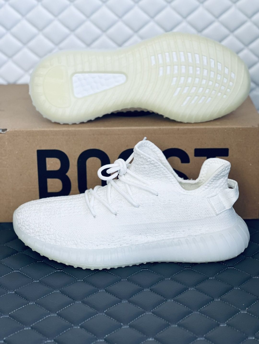 Женские кроссовки сетка adidas yeezy boost 350 v2 white белые