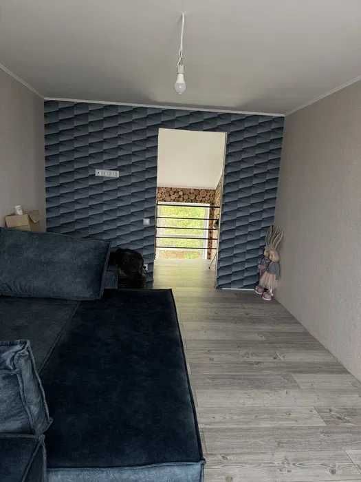 просторий будинок 228 м² з цокольним поверхом та  ділянкою 23 сотки