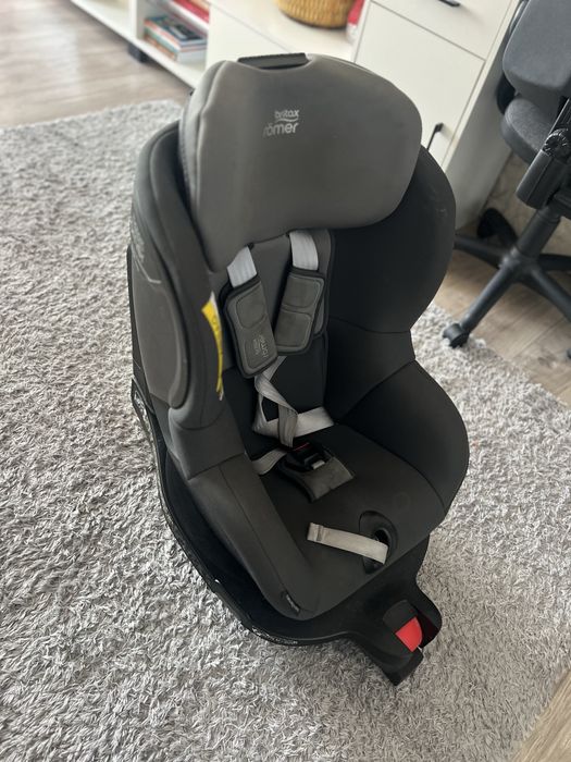 Fotelik britax romer dualfix m i-size do 18kg