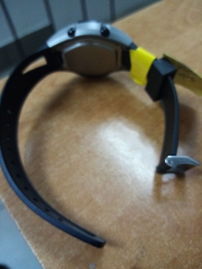 Zegarek LCD QQ cyfrowy, nowy