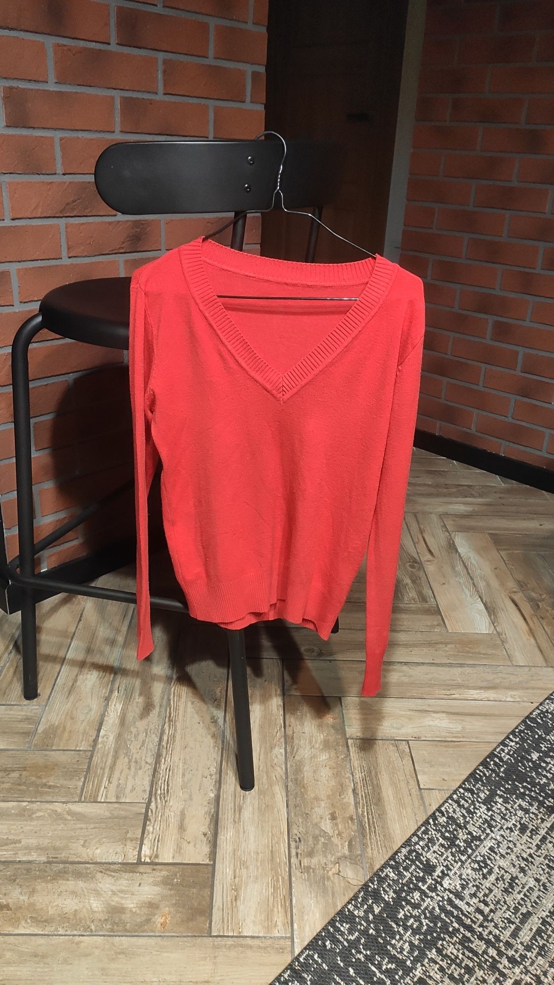 Czerwony sweter 90% wełna XS/S