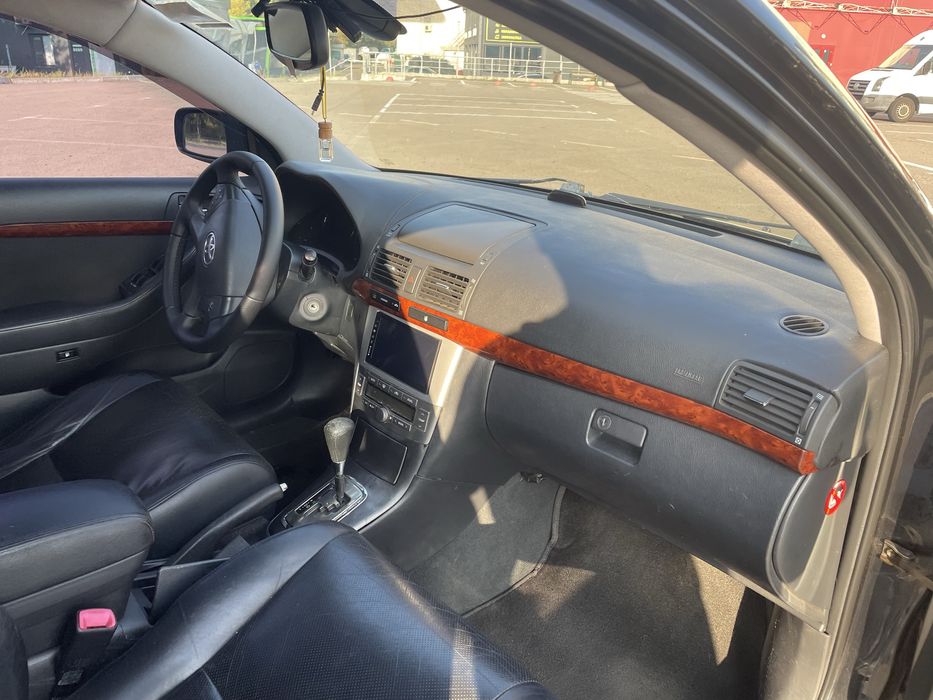 Продам Toyota Avensis