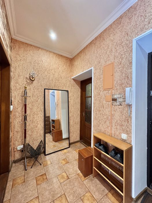 Центр, Семинарская, Двухкомнатная квартира, сталинка, есть видео