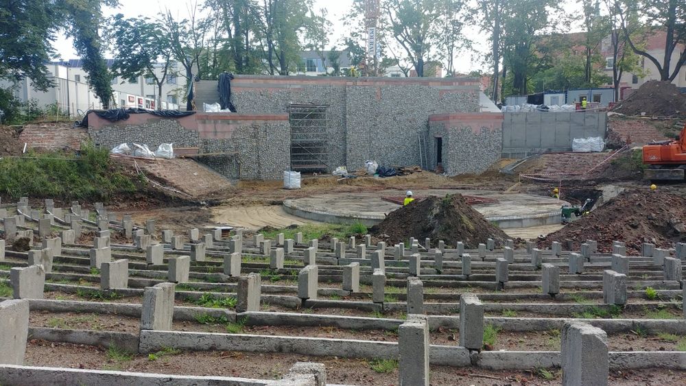 Murowanie z kamienia ,klinkieru i pustaków.