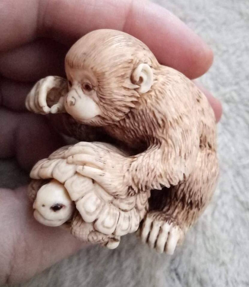 Нэцкэ, окимоно, скульптура из кости. Оригинальный подарок.