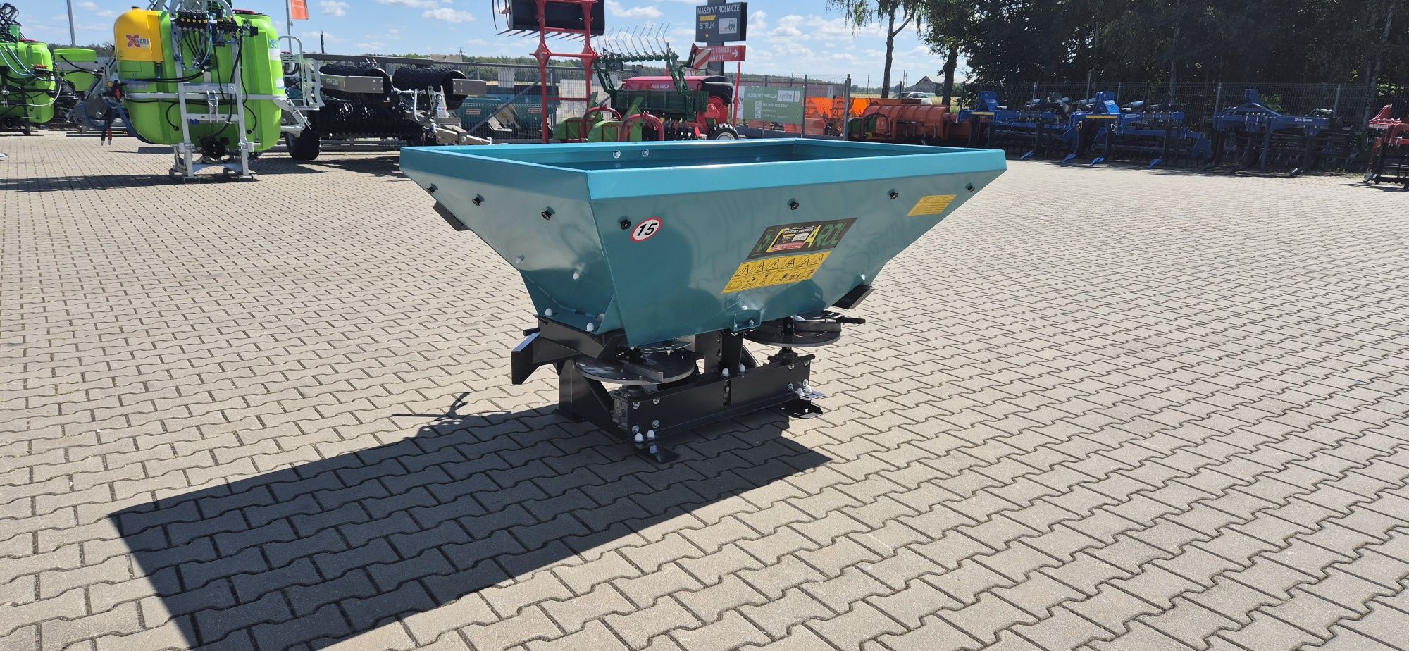 Rozsiewacz dwutarczowy 600L 800L 1000L 1200 Demarol D-Pol Superabo RNZ