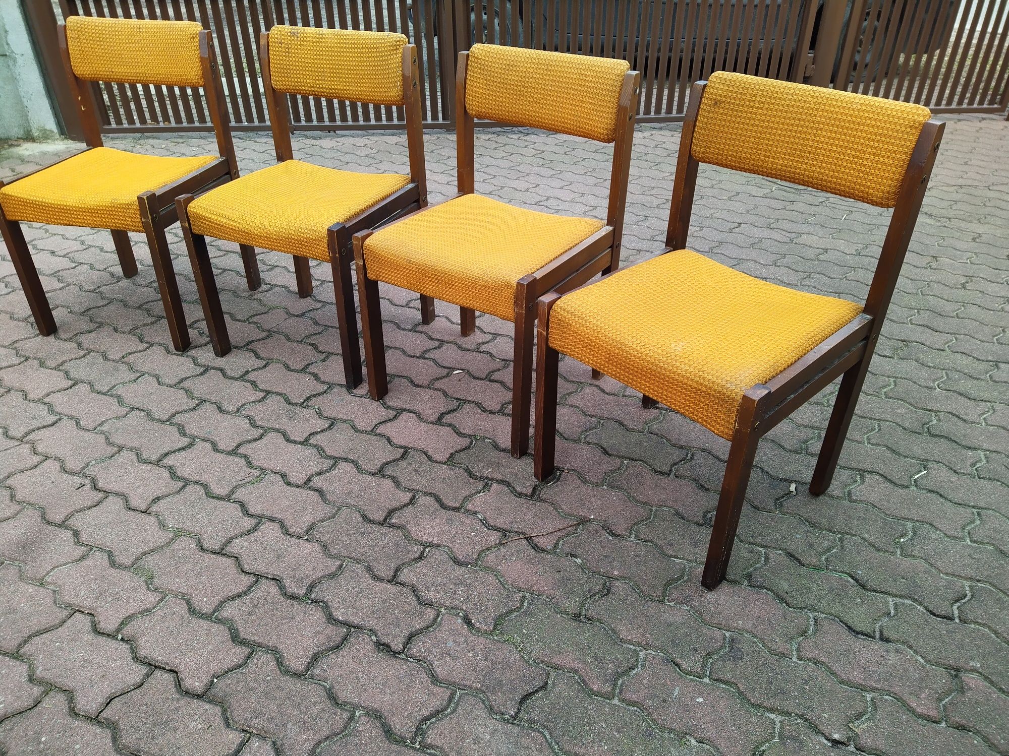 Krzesła drewniane retro vintage PRL