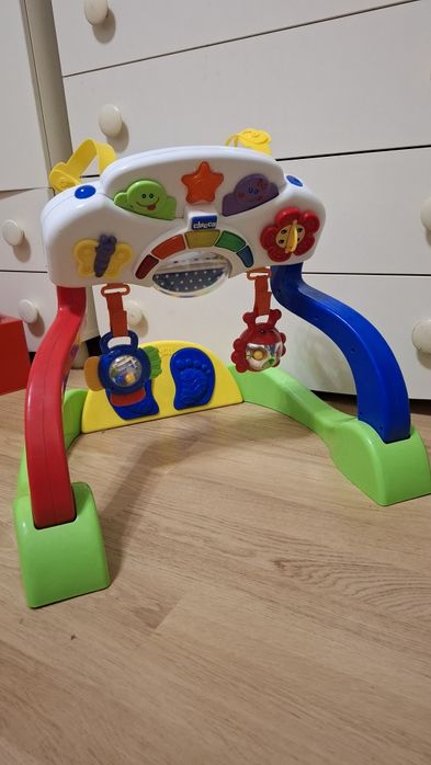Музичний розвиваючий центр chicco,відмінний стан