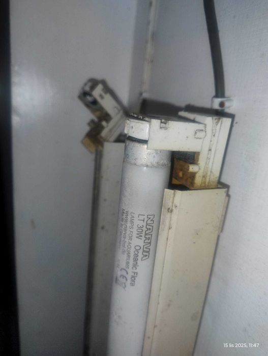 Stara drewniana pokrywa do akwarium plus świetlówki NAVARA Oceanic