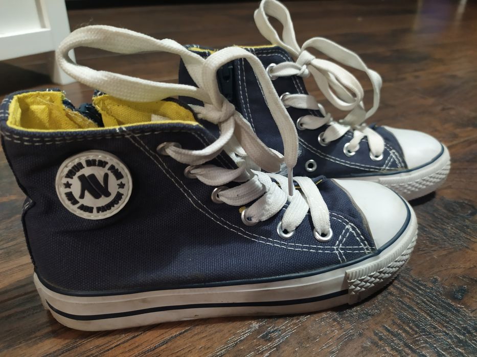 Trampki granatowe, rozmiar 31. Stan idealny.