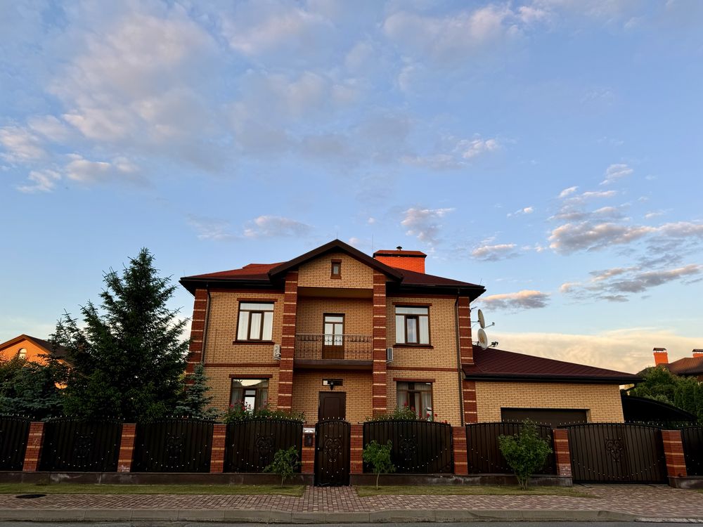 Продаж будинку Київ