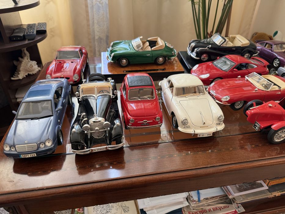 Машинки колекційні  bburago maestro 1:18