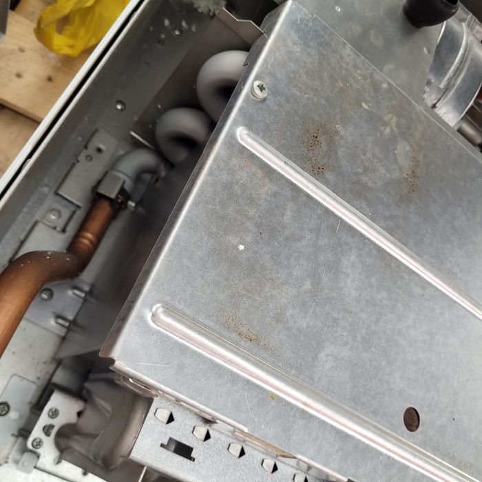 Piec gazowy Vaillant TurboTec VU 202/3-5 dwufunkcyjny zamknięta komora