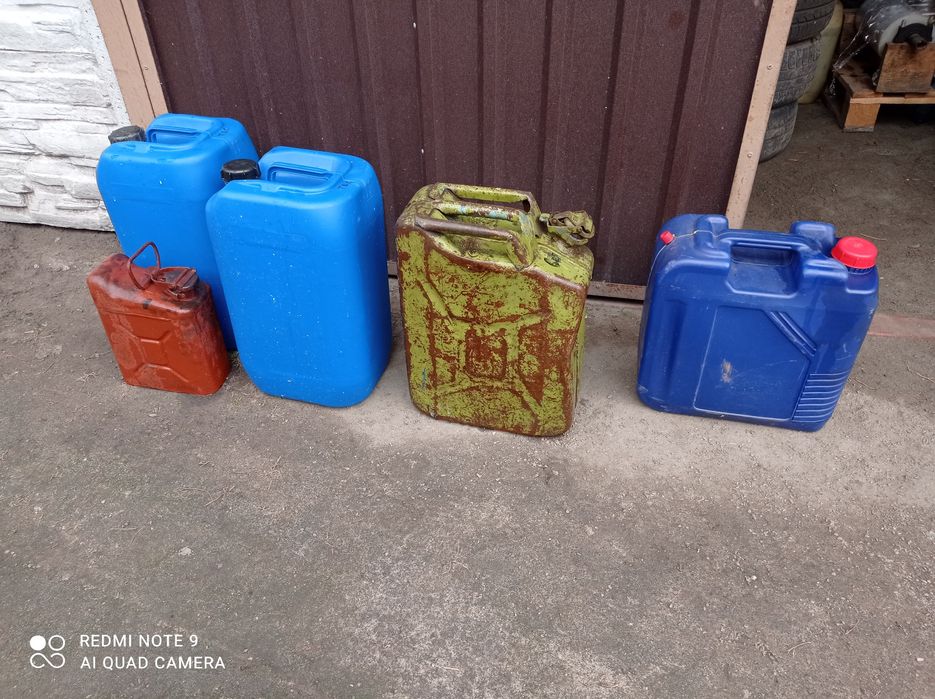 Каністри 5, 20 літрів сталь пластик.