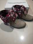 Botas giras tamanho 36