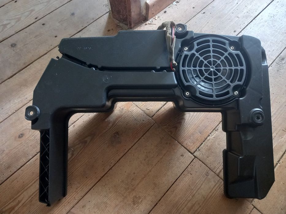 Subwoofer carrinha audi