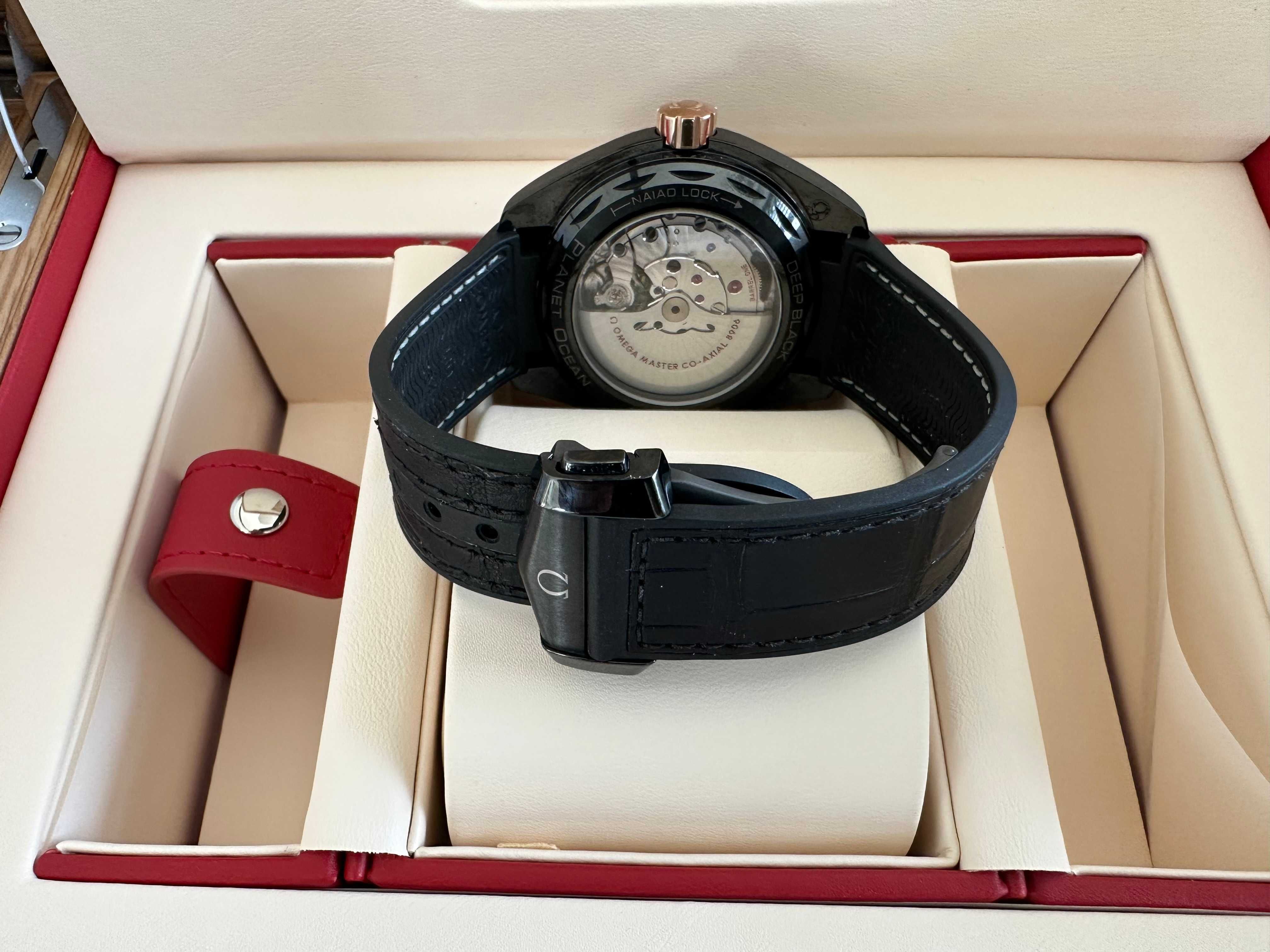 Omega Seamaster Planet Ocean Deep Black Ceramika-Złoto 18K  /  2022