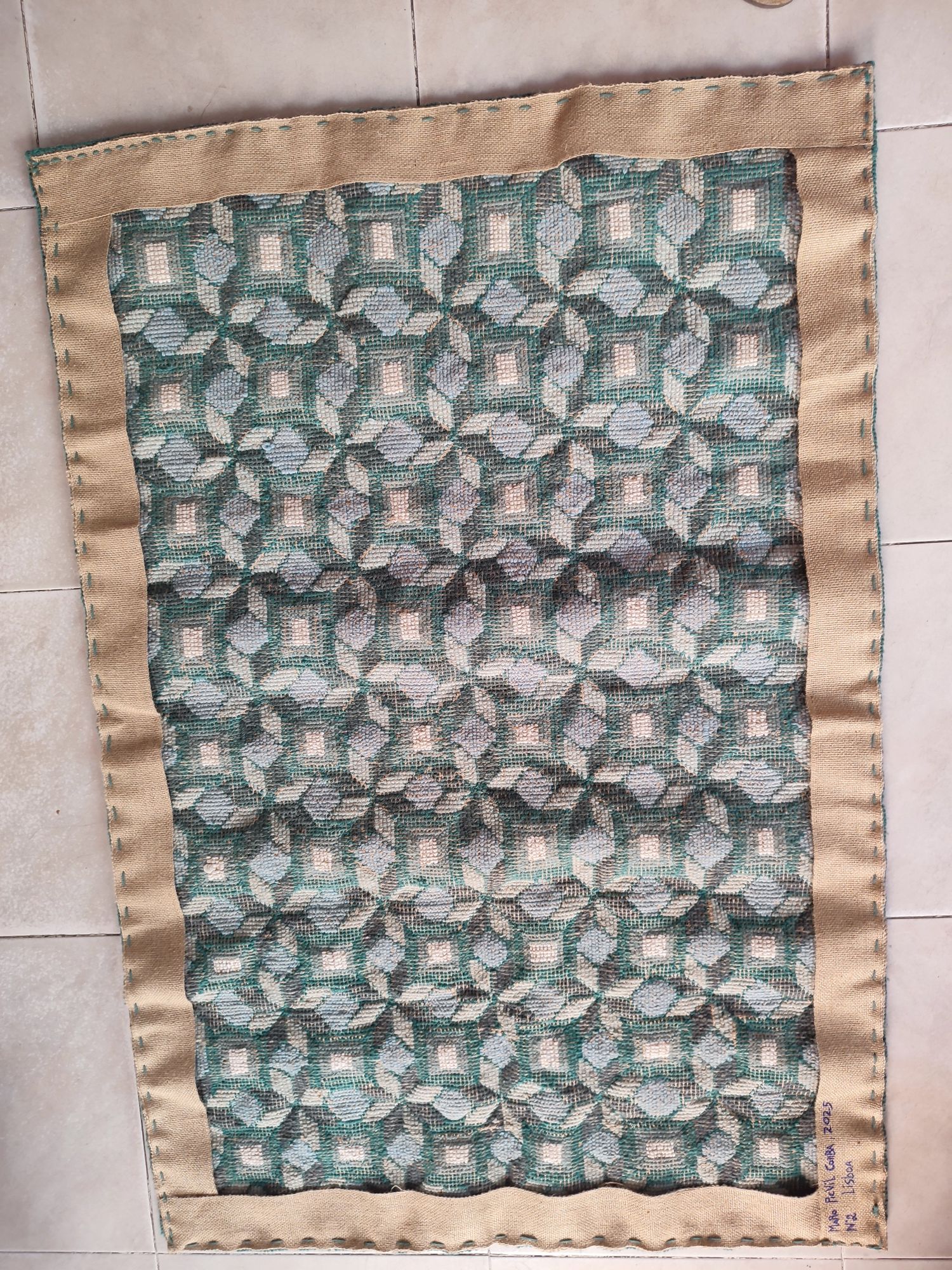 Tapete em ponto de arraiolos novo feito a mão