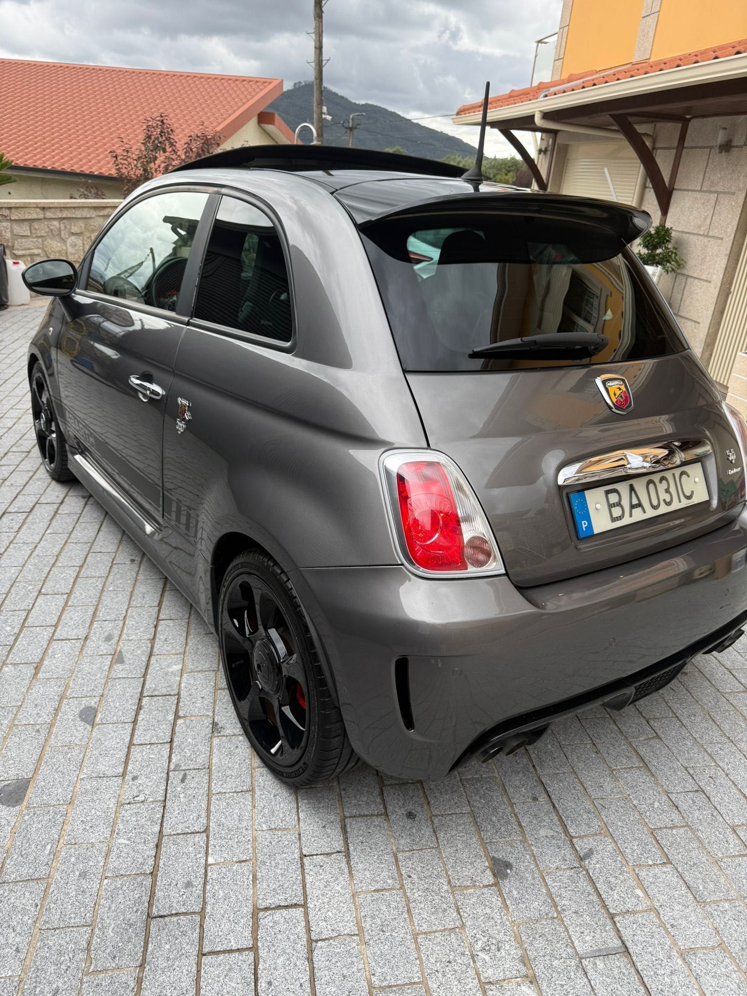 Carro Abarth 595 turismo