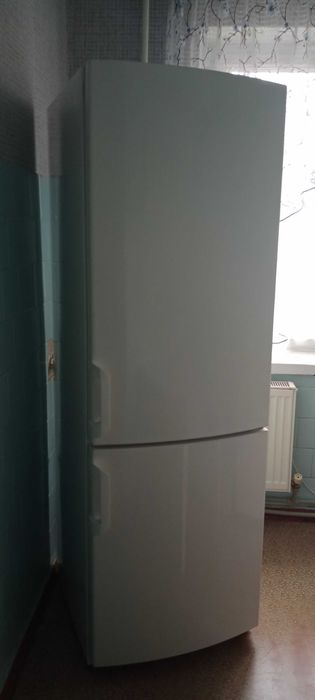 Холодильник двух камерний  gorenje