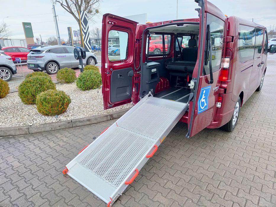 Renault Trafic INWALIDA Przystosowany 9 osobowy