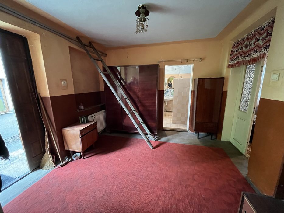 Продається будинок 100м.Крихівці.Комунікації.Центр.Школа.Садок.Місто