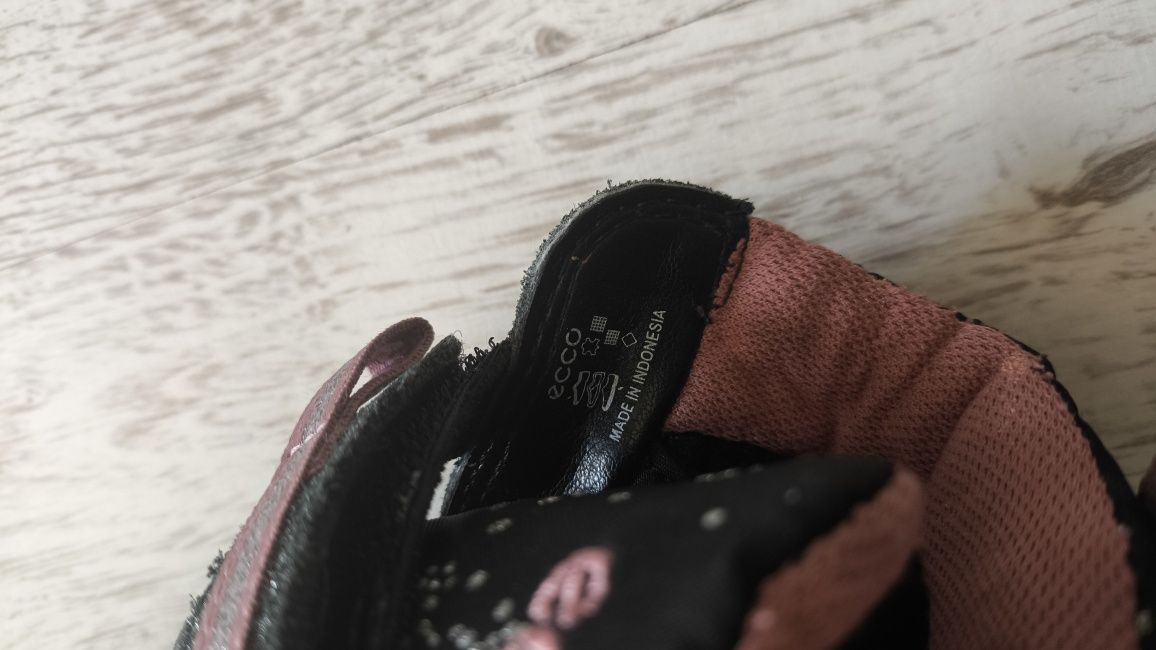 Buty dziecięce Ecco zimowe buciki kozaki dziewczęce 20