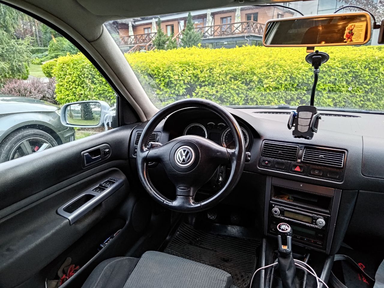 Volkswagen Golf IV 1.9 TDI bogato wyposażony z drugim kompletem kół