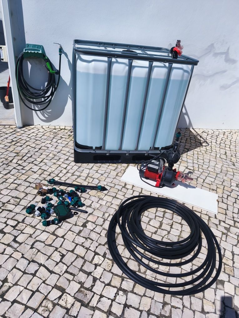 Depósito de água com bomba