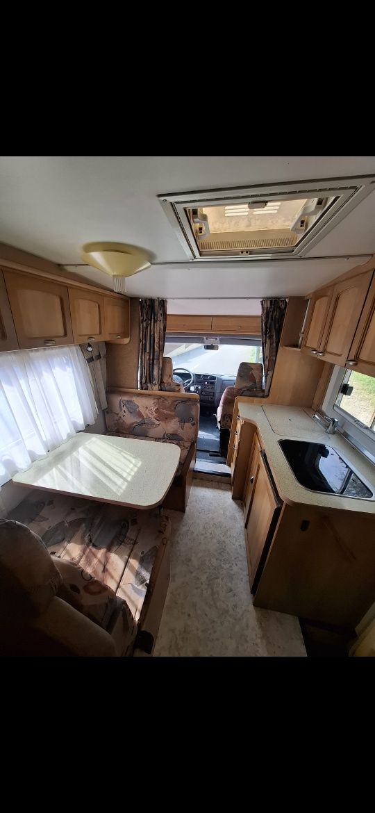 Autocaravana perfilada burstner impecável sem uso de Interiores