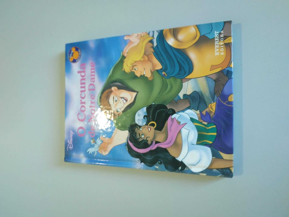 Vários livros infantis