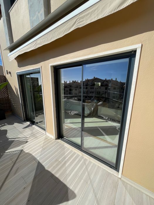 Janelas e portas em PVC e alumínio