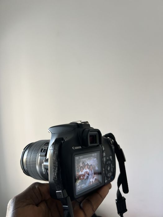 Camera profissional canon 1100D