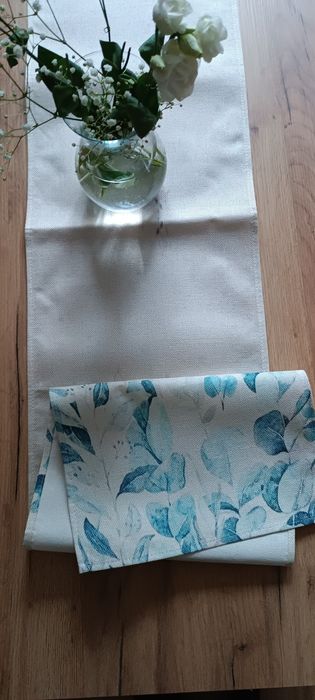 Nowy wiosenny bieżnik na stół/ obrus