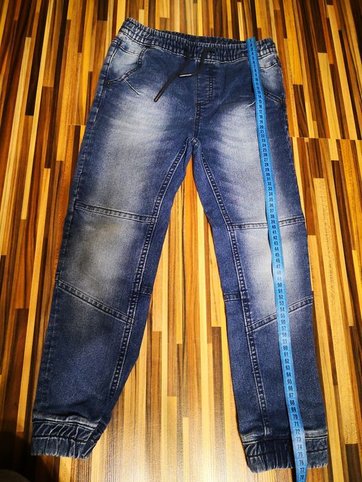 Джинси, хлопчик - весна, осень