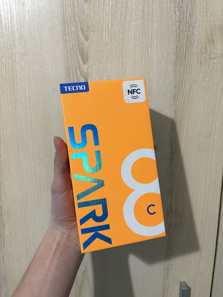 Телефон Tecno SPARK 8C