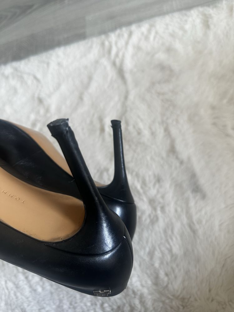 Buty szpilki czółenka czarne Tommy Hilfiger 39
