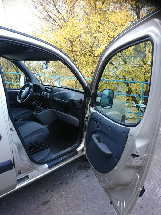 Автомобиль Fiat Doblo Combi (Фиат Dобло Комби) заводская сборка