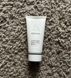 Alpha H Clear Skin daily face wash zel do mycia twarzy