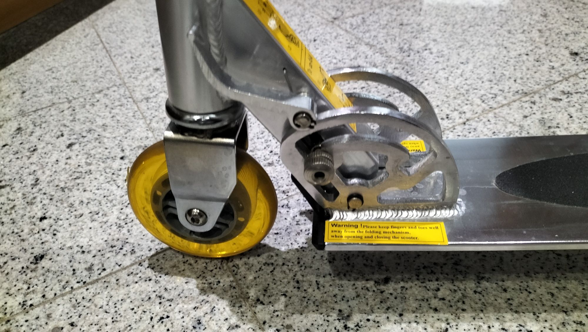 Trotinete e saco transporte