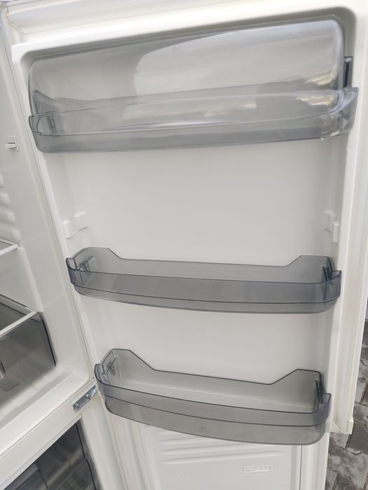 Холодильник з Європи POLAR 165  cm. Гарний стан.4 ящики морозилка