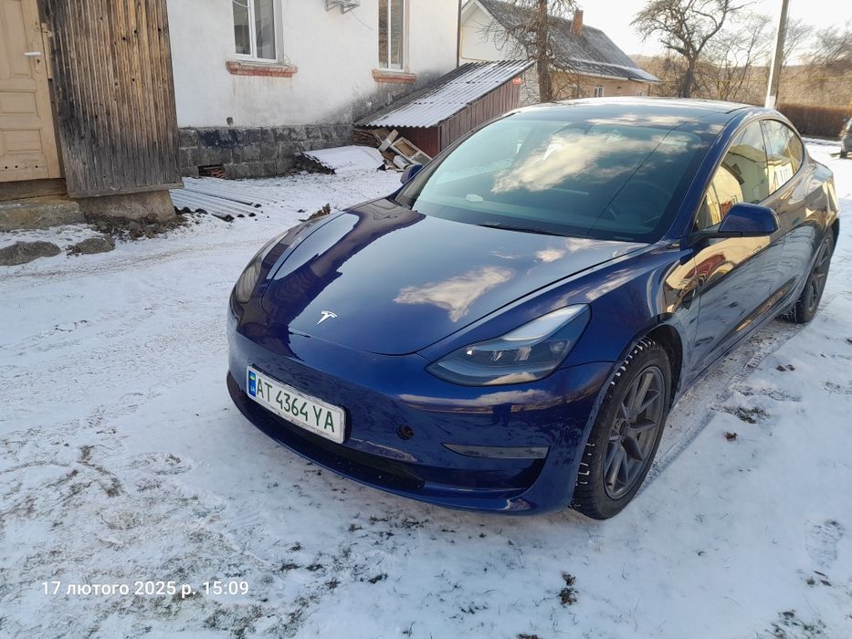 Тесла модел 3.повноривідна