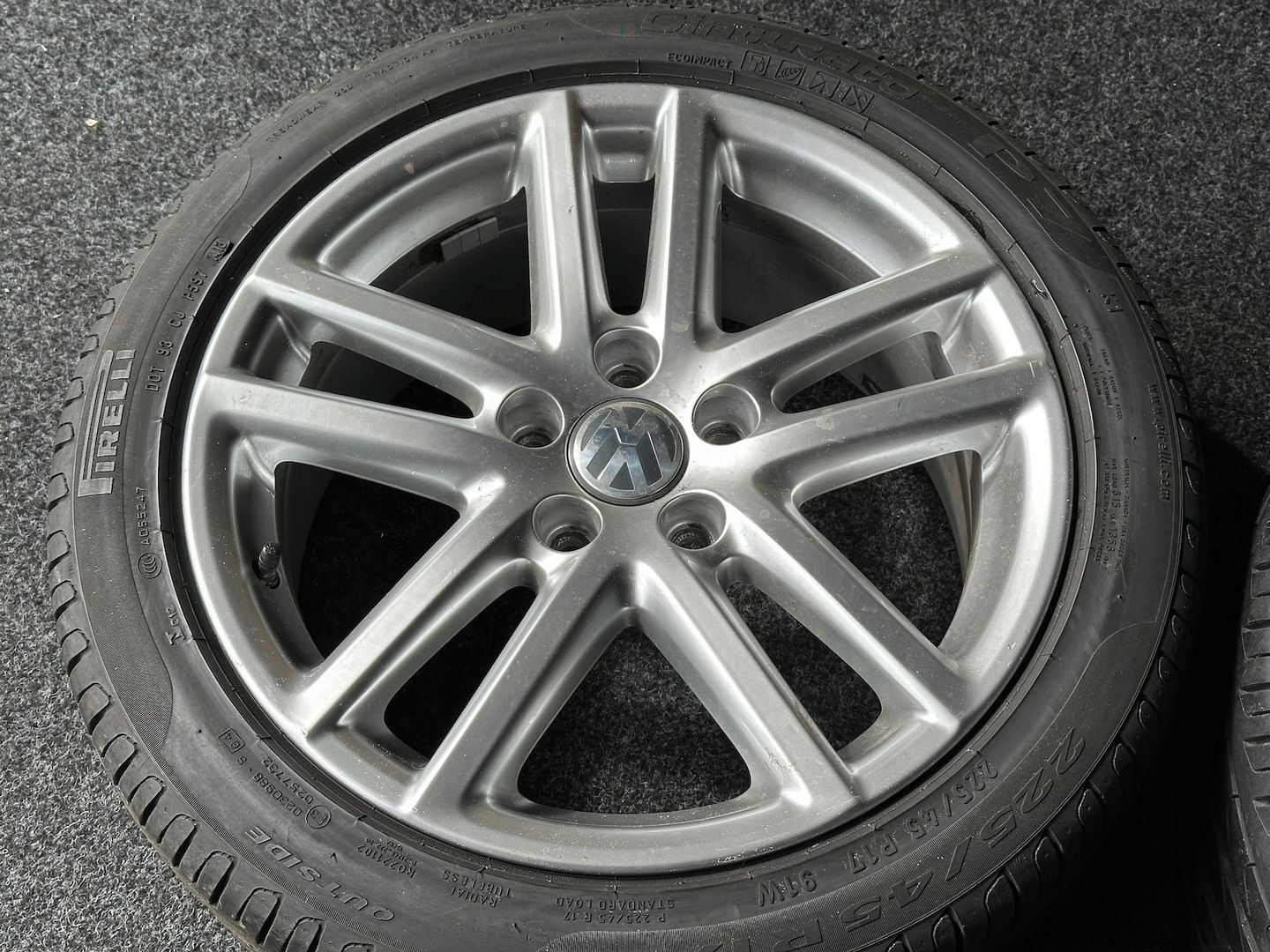 Audi A3 8P A4 A5 A6 Q3 Q5 Tt Koła 7.5Jx17 Et47 5X112 Pirelli 225/45R17