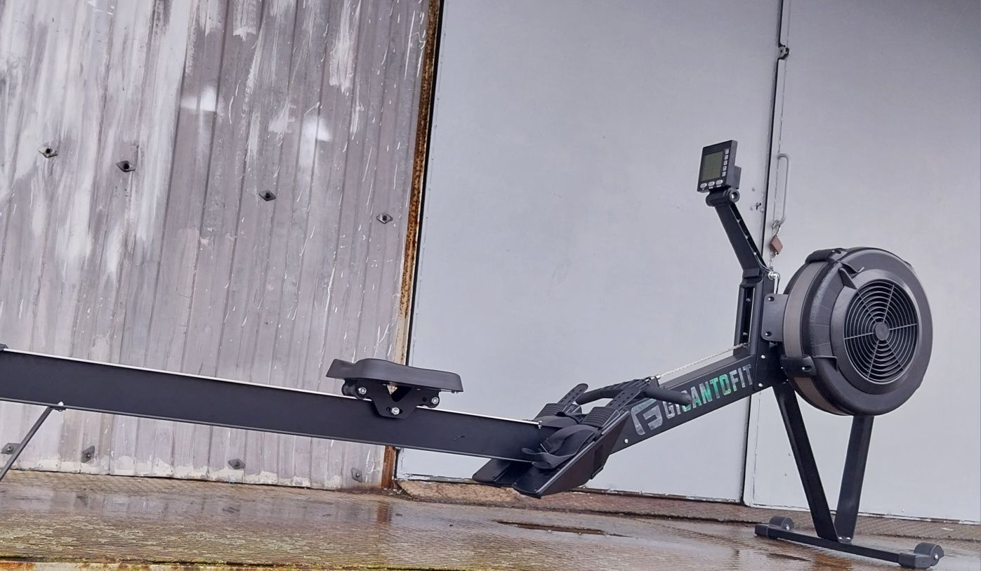 Powystawowy wioślarz powietrzny/ergonometer.  Jak Concept2