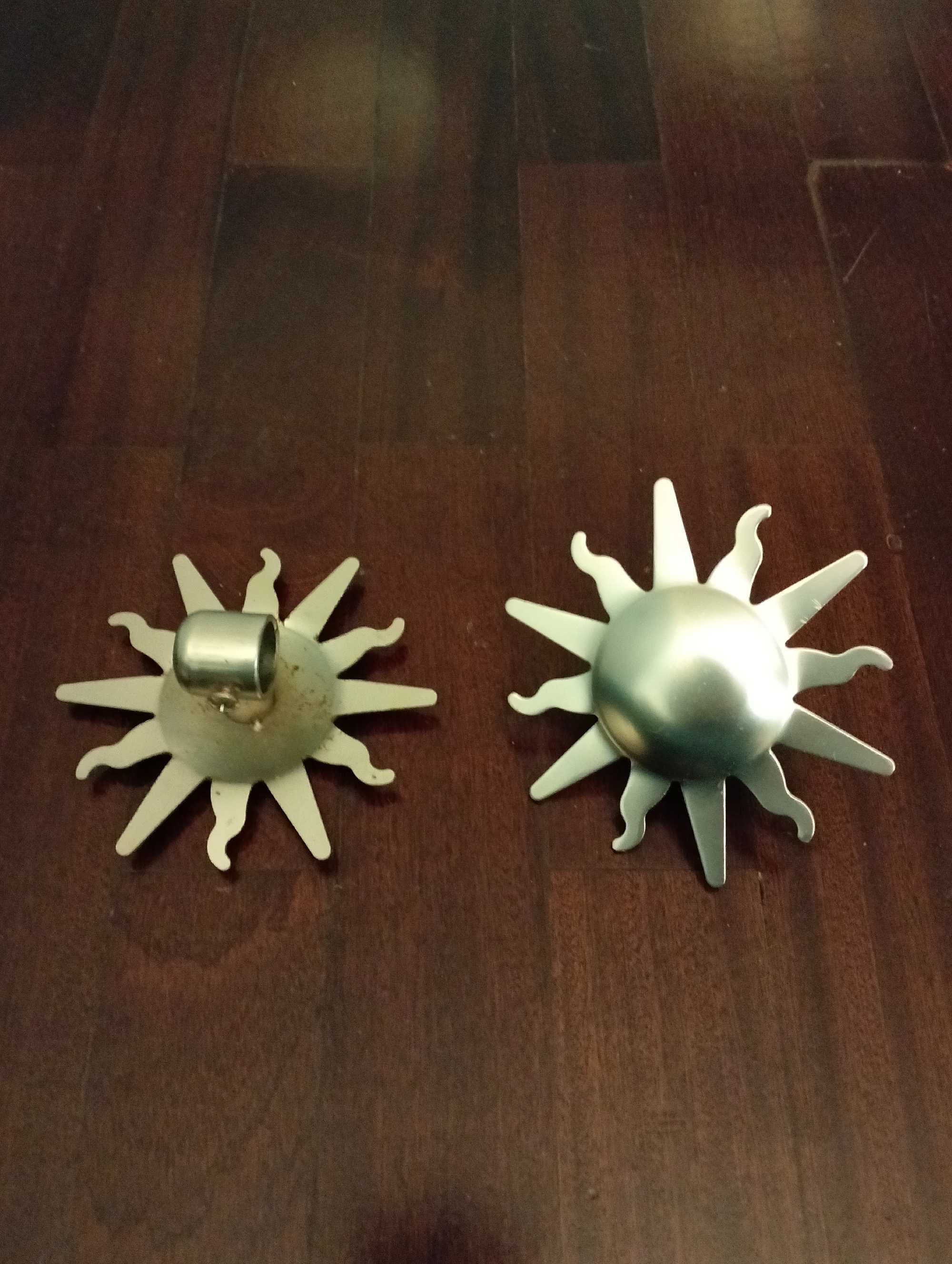 3 Varões prateados para cortinados.