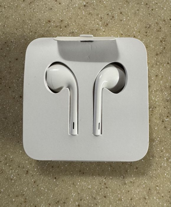 Навушники Apple iPhone EarPods with Mic Lightning (MWTY3ZM/A) оригінал