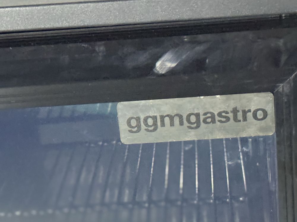 Frigobar marca Ggmgastro 1,40