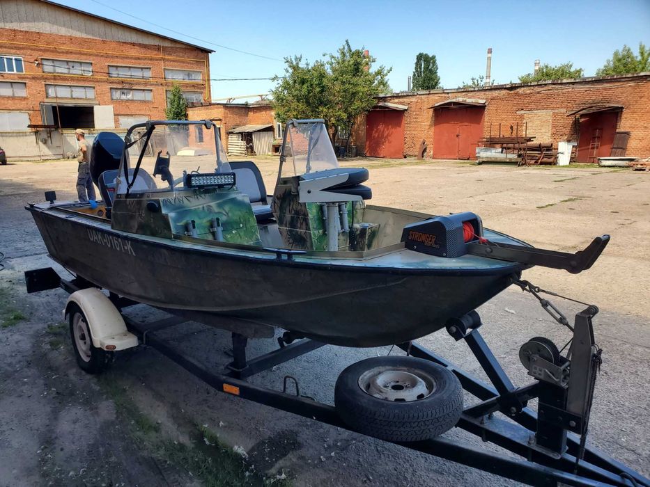 Лодка з мотором Южанка 2