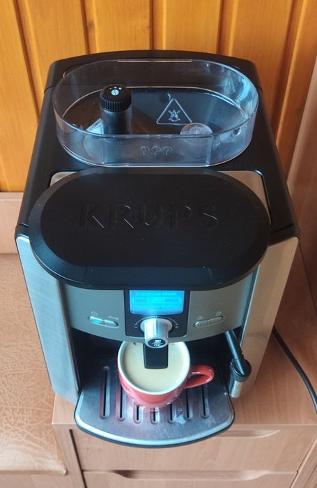 Кавомашина/кавоварка/кофемашина Krups EA 8050 з Німеччини ідеал